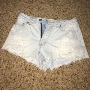 DENIM ABERCROMBIE HIGH WAISTED SHORTS